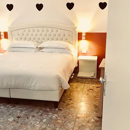 Dolce Verona Suites Bagian luar foto